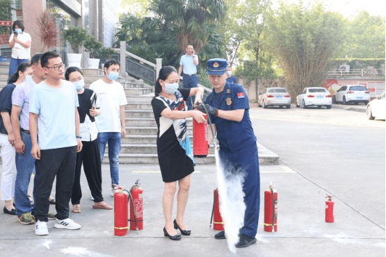 孝感中院组织开展消防安全知识培训及演练630.png