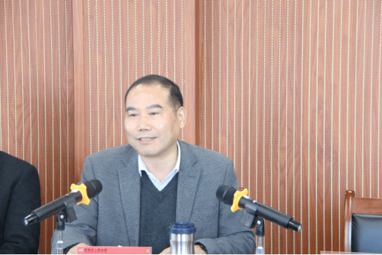 20211206朱颖颖、易小丽：孝感法院邀请代表委员开展人民法庭及优化法治化营商环境工作专项视察活动873.png