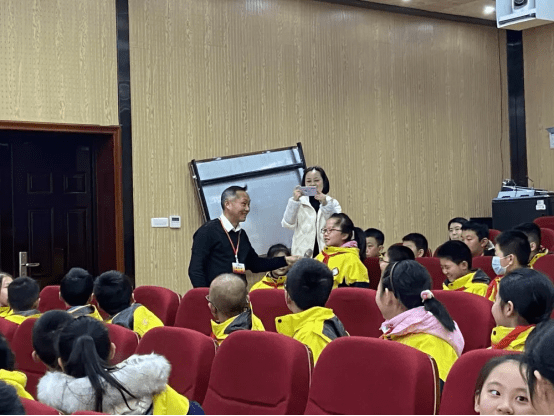 20211221罗歆怡：吹散角落的阴霾，保护少年的你457.png
