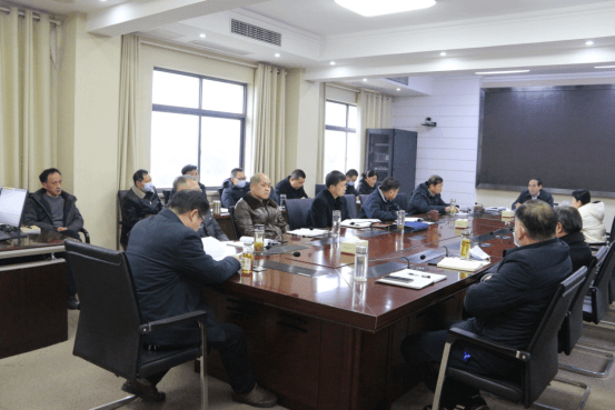 市法院党组传达学习全省中级法院院长会暨全省法院党风廉政建设和反腐败工作会议精神30.png