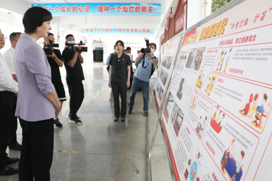 孝感中院参加孝感市喜迎二十大·建功新时代“扫黄打非”护苗伴成长活动188.png