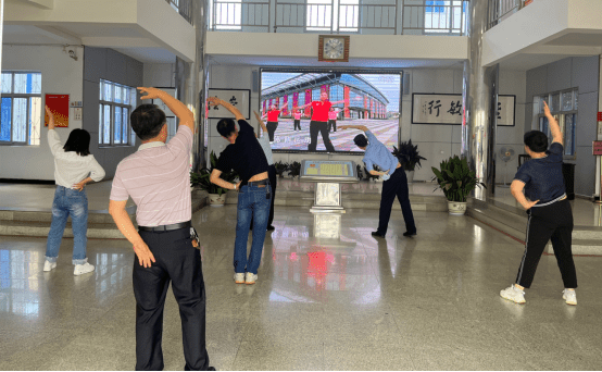 积极开展工间操活动 强身健体锻造活力法院209.png