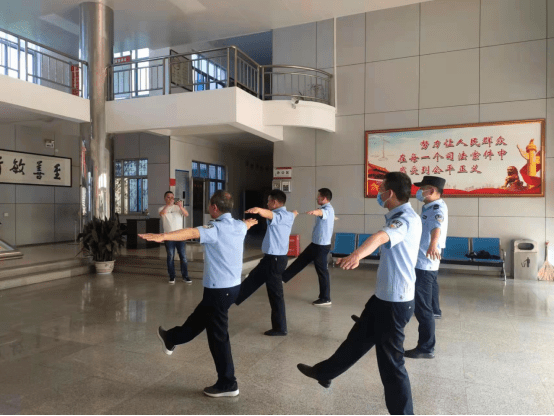 积极开展工间操活动 强身健体锻造活力法院321.png