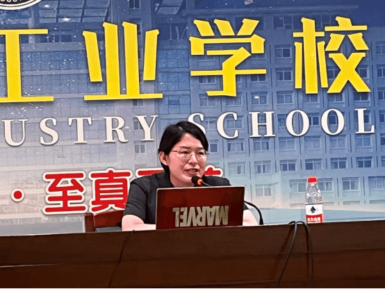20220623少审庭陈露：孝感中院开展“孝法有爱 护你未来”法治副校长送法进校园活动160.png