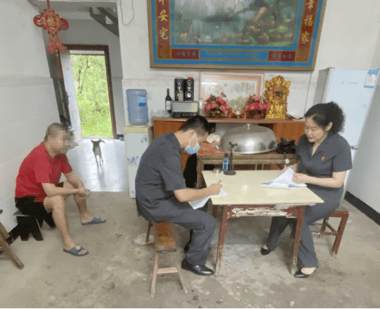 入户走访释法明理，法治宣讲深入人心257.png