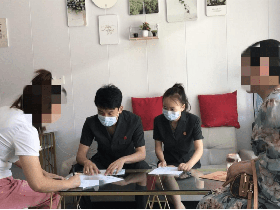 法官主动上门服务  离婚纠纷庭前调解340.png