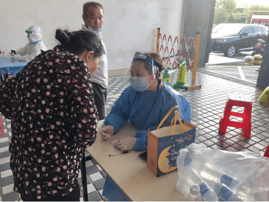 不惧困难 方有曙光——记孝感中院苏旮旯社区疫情防控突击队348.png