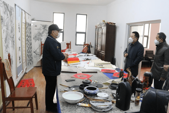 20230111李洁：前行不忘耕耘者 佳节关怀暖人心——肖保国走访慰问老干部372.png