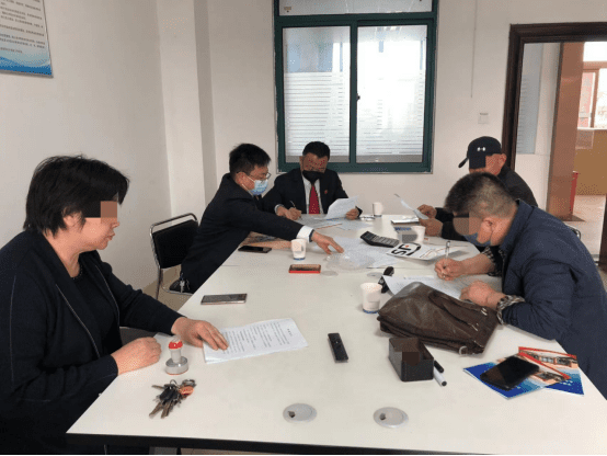 【优化营商环境】登门服务企业  纠纷高效调解831.png