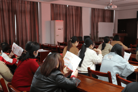 20230320民一庭余希：阳春三月 法护芳华 孝感市中级人民法院到省核工业地质局开展女职工普法宣传讲座核能地质局法治宣传492.png
