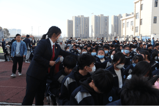 20230315少审庭郝君：春风和煦日 普法正当时 孝感市中级人民法院开展送法进校园活动449.png