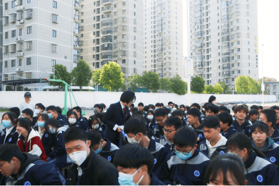 20230315少审庭郝君：春风和煦日 普法正当时 孝感市中级人民法院开展送法进校园活动453.png