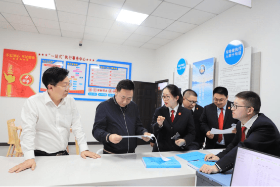 孝感中院党组书记、院长肖保国到安陆法院调研指导工作85.png