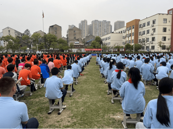 20230413少审庭陈露：法治副校长送法进校园 创建平安和谐校园185.png