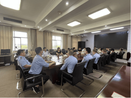 20230419督察室沈璨煜：打好“预防针”，筑牢“防腐墙”——孝感市中级人民法院开展新晋级干部廉政谈话713.png